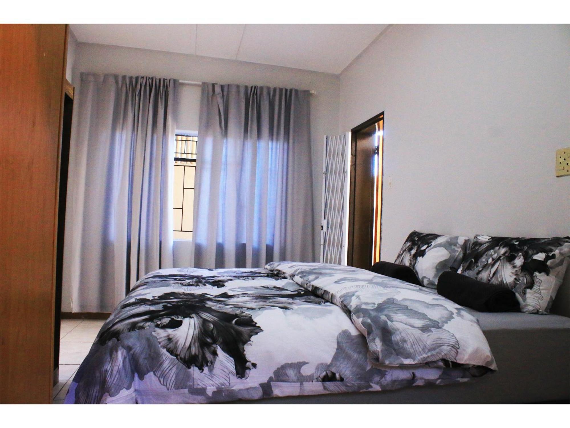 Peace At Home Windhoek Exterior photo